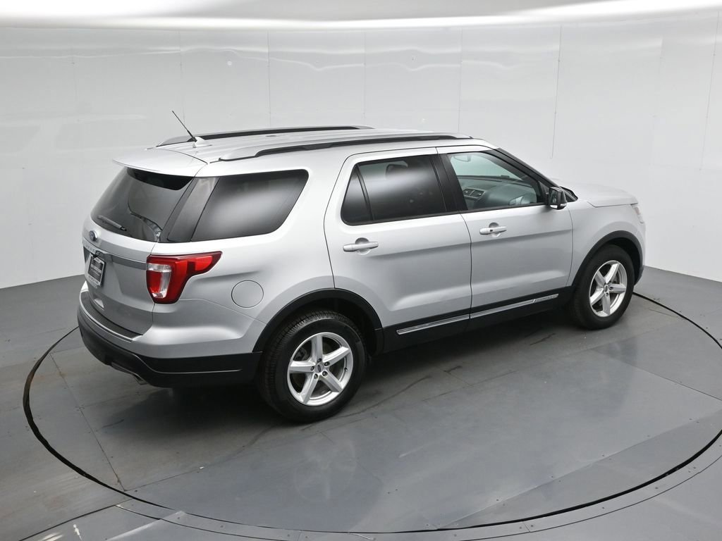 Certified 2018 Ford Explorer XLT w/ Equipment Group 202A image 17