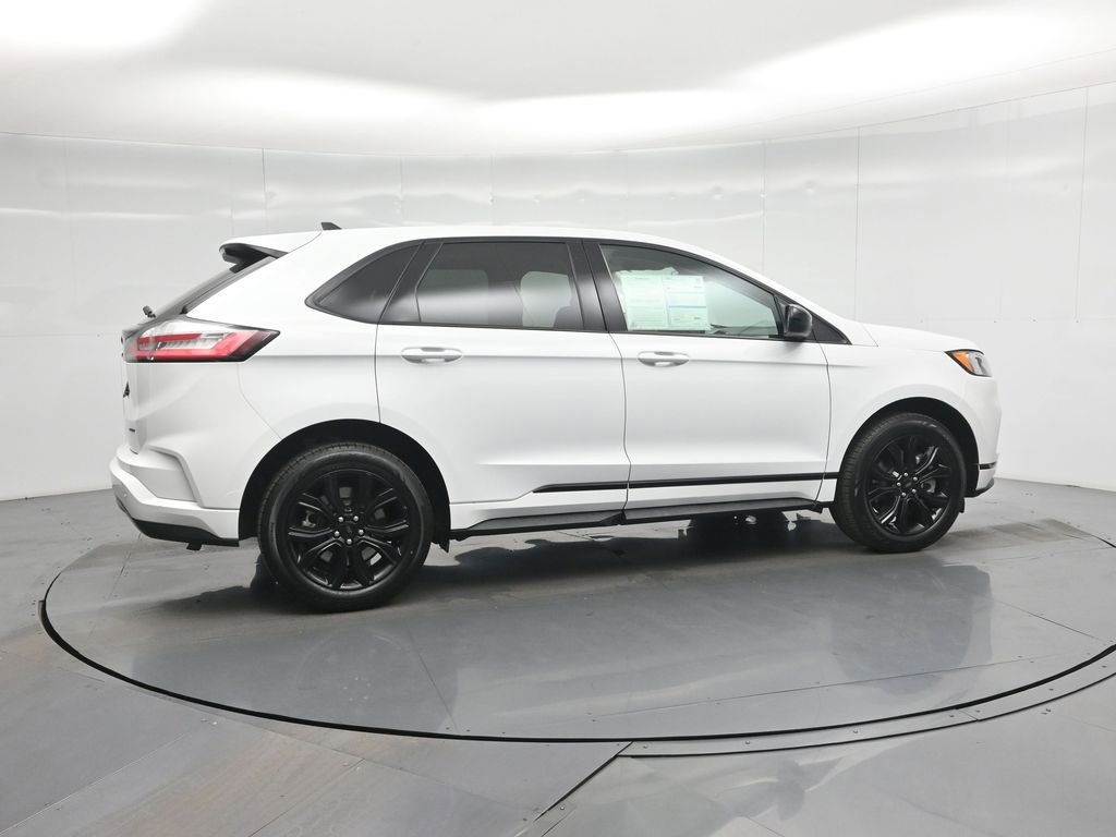 Certified 2023 Ford Edge SE w/ Black Appearance Package image 13