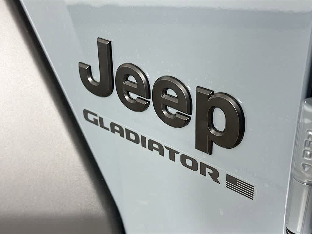 Used 2025 Jeep Gladiator Sport AWD/4WD image 7