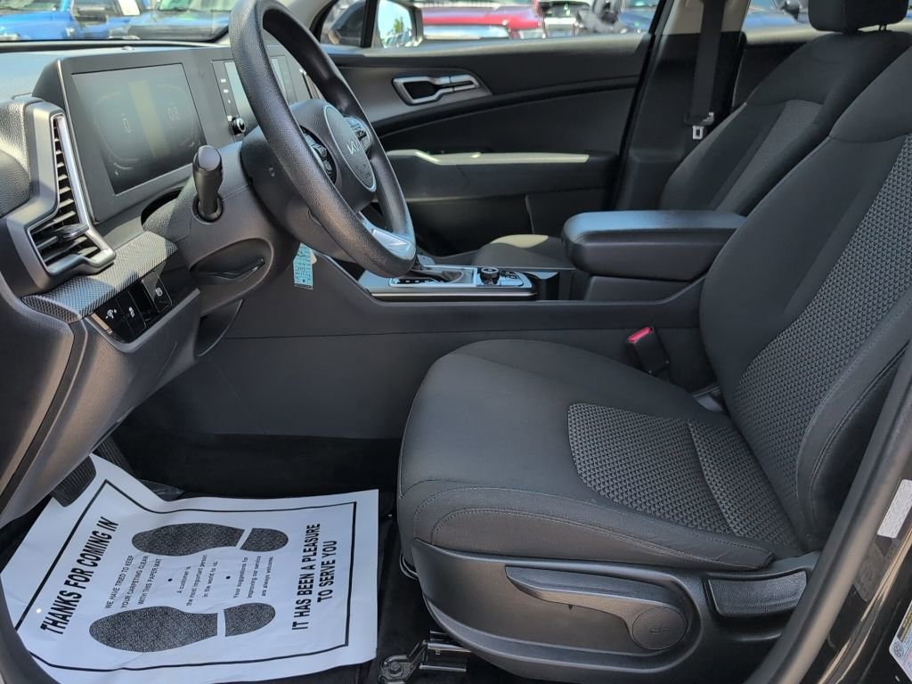 Used 2023 Kia Sportage LX FWD image 8