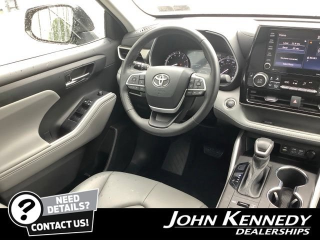 Used 2022 Toyota Highlander XLE AWD/4WD image 17
