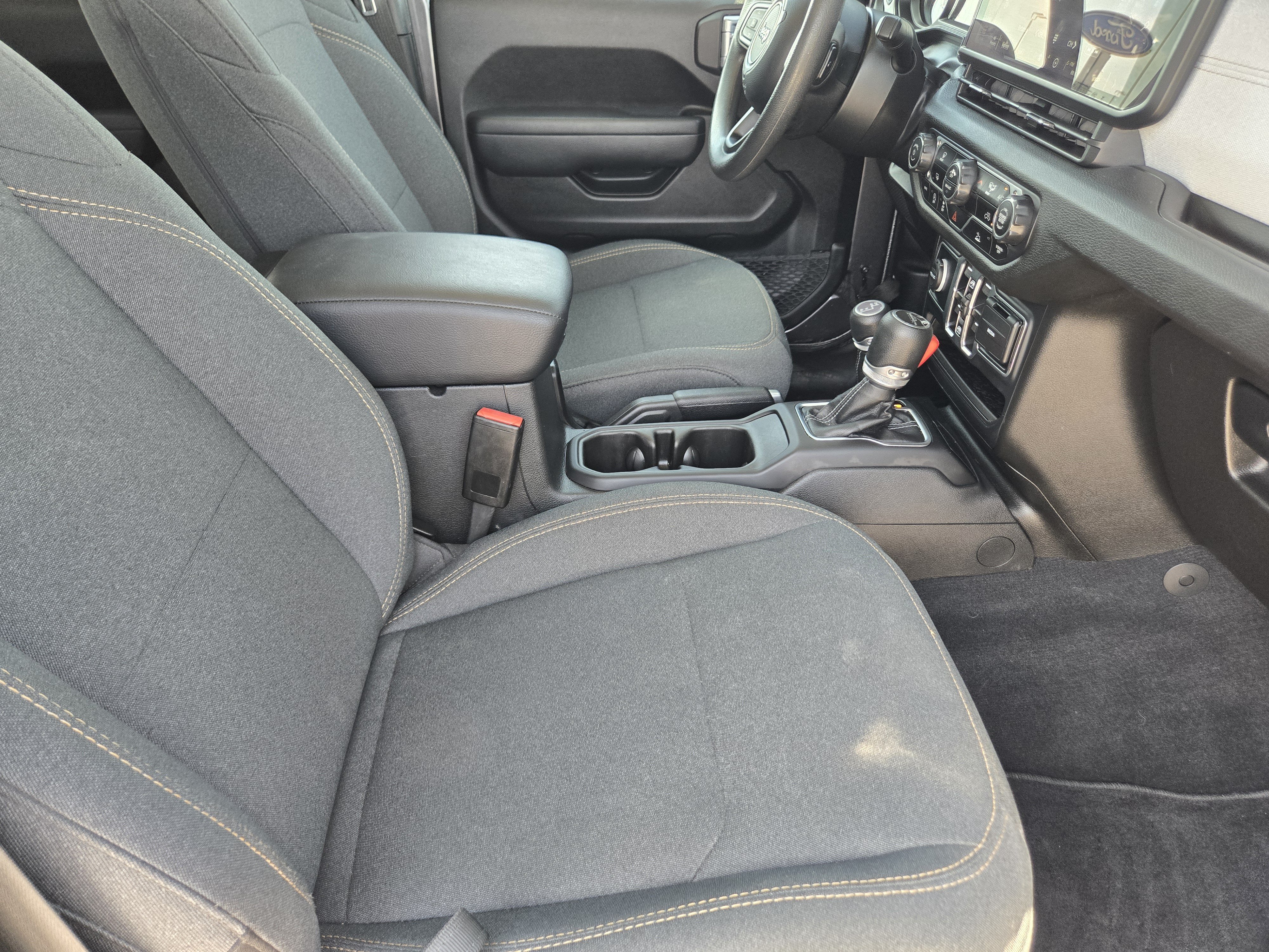 Used 2025 Jeep Gladiator Sport AWD/4WD image 14