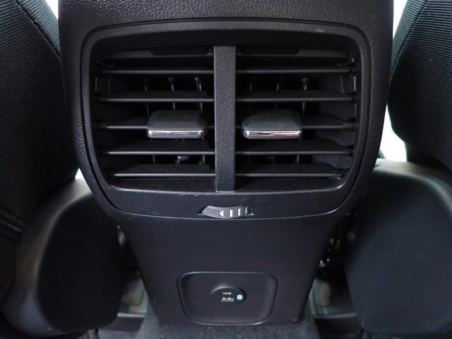 Certified 2022 Ford Escape SE w/ Cold Weather Package image 18