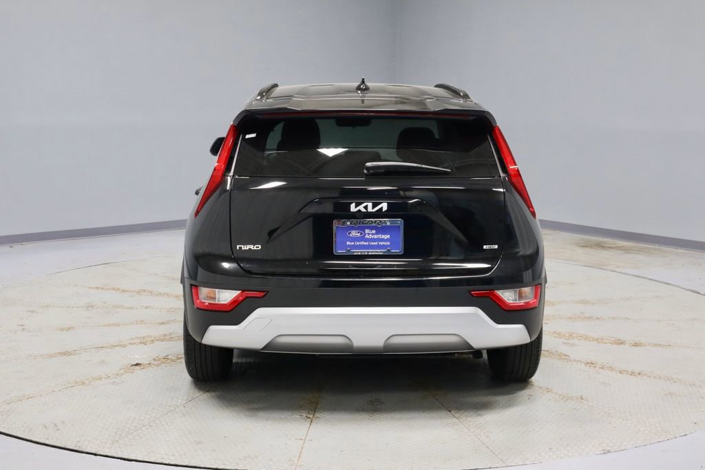 Used 2023 Kia Niro LX FWD image 4