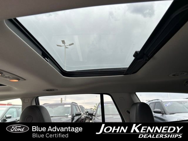 Used 2017 Buick Enclave Premium AWD/4WD image 35