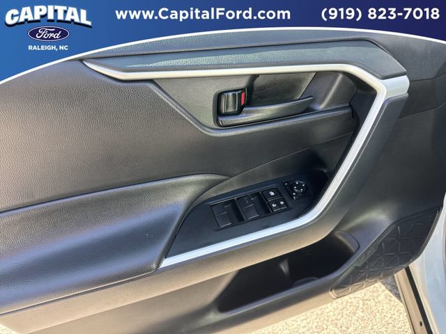 Used 2025 Toyota RAV4 LE AWD/4WD image 20