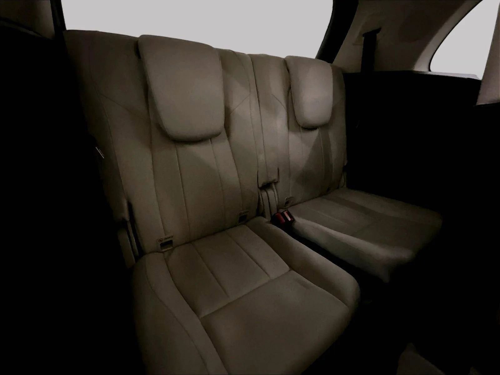 Used 2021 Mercedes-Benz GLB 250 4MATIC image 27