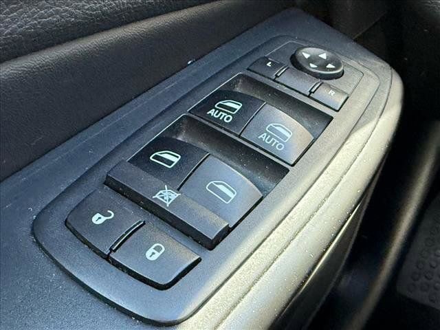 Used 2019 Jeep Cherokee Trailhawk w/ Comfort/Convenience Group image 17