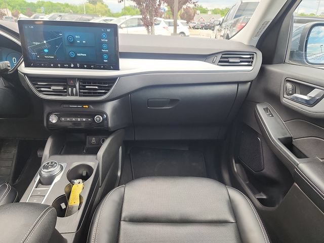 Certified 2024 Ford Escape Platinum AWD/4WD image 10