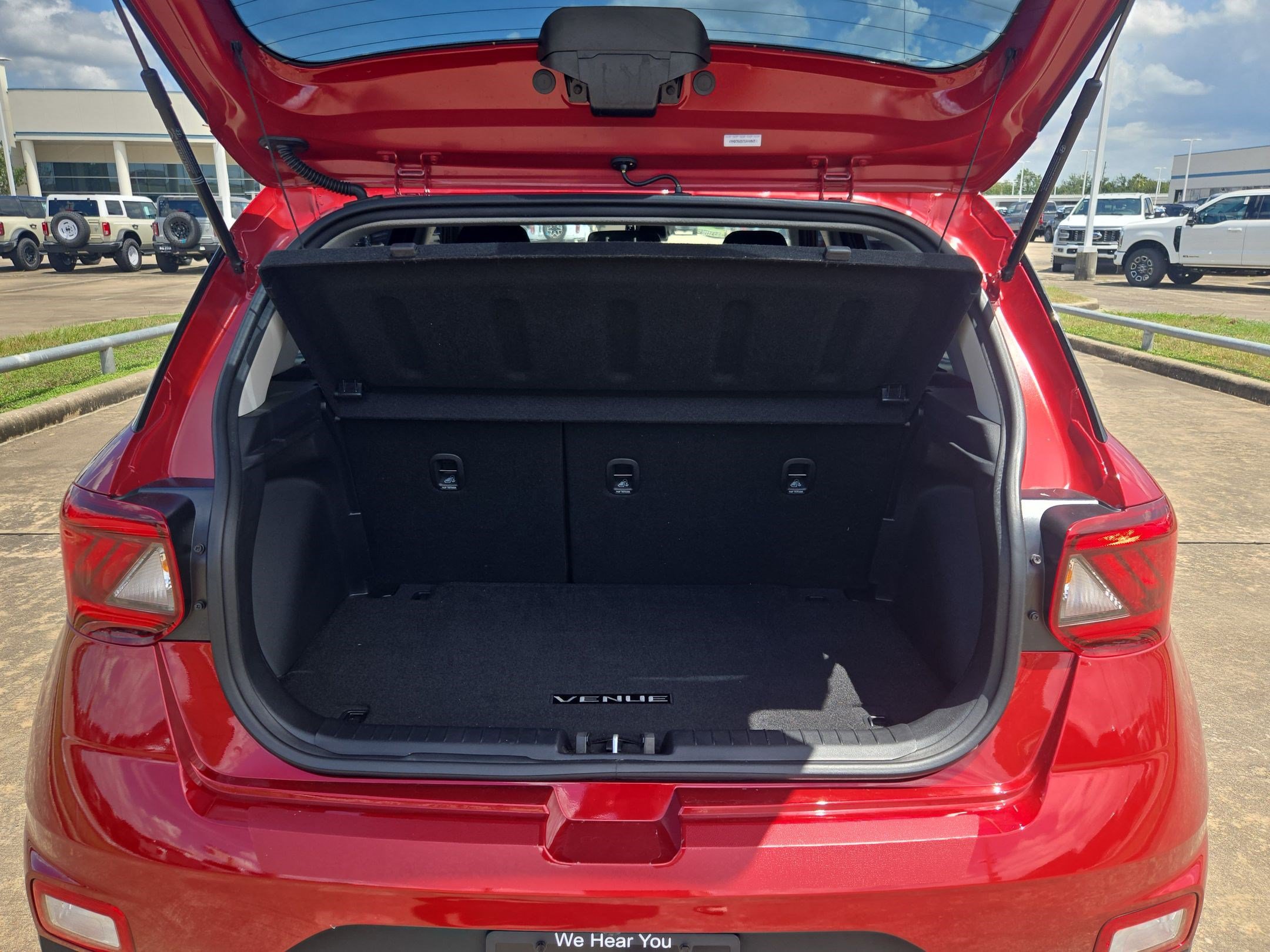Used 2026 Hyundai Venue SEL FWD image 28