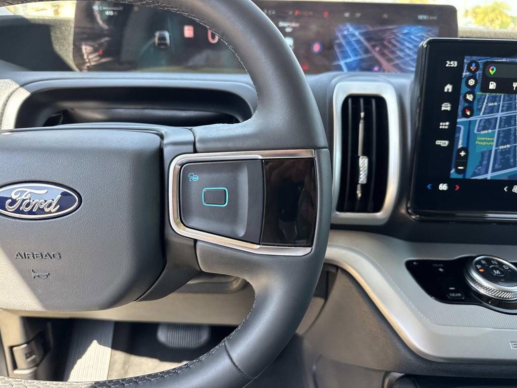 Certified 2025 Ford Expedition Active image 26