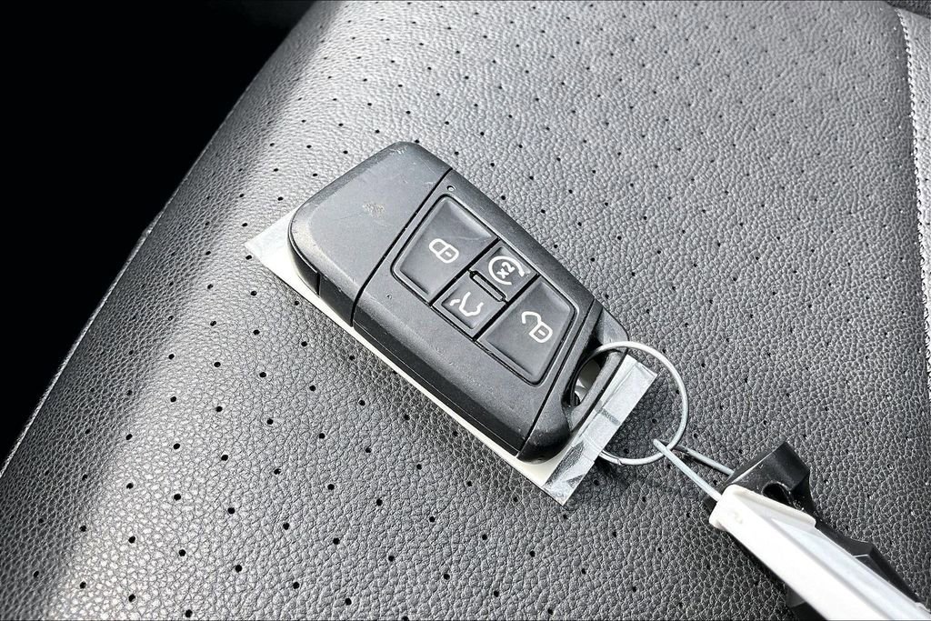 Used 2024 Volkswagen Jetta SE FWD image 13