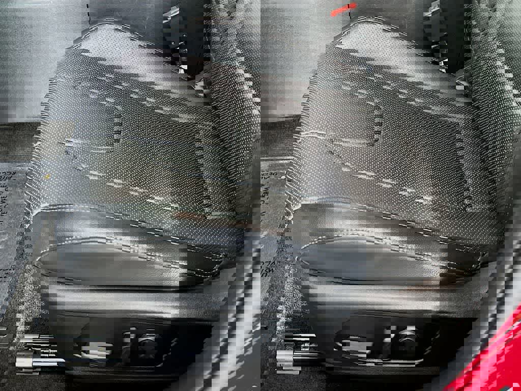 Used 2022 Hyundai Elantra Limited image 30