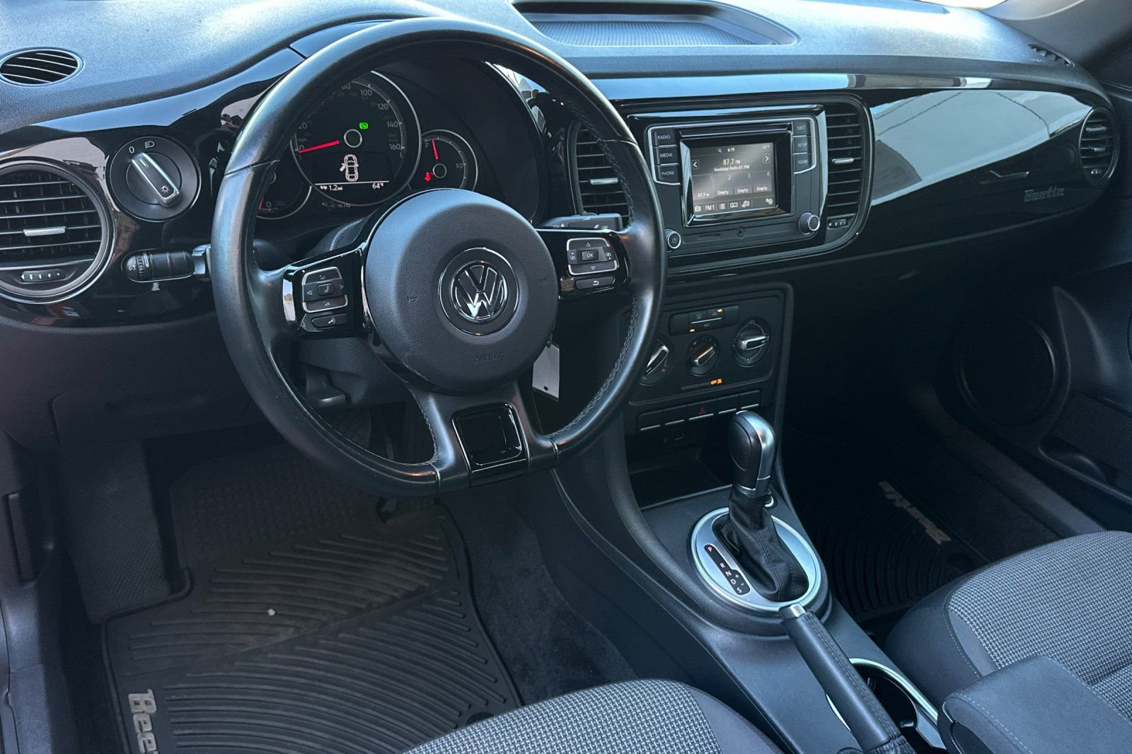 Used 2018 Volkswagen Beetle 2.0T S image 12