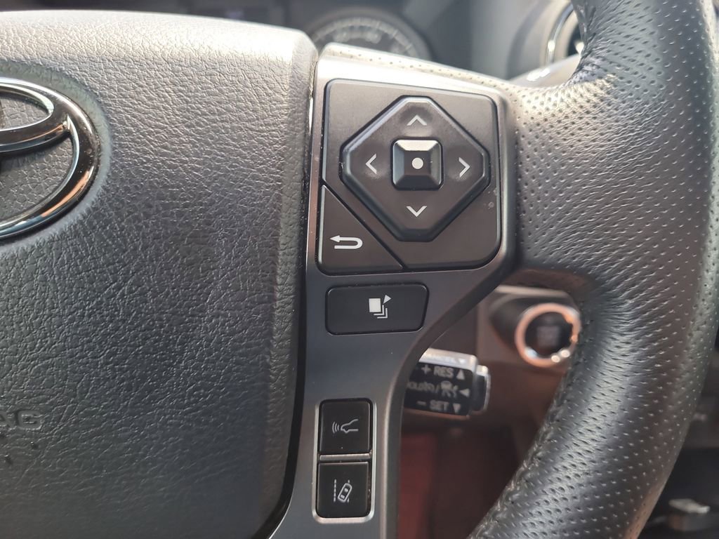 Used 2019 Toyota Tacoma TRD Off-Road AWD/4WD image 26