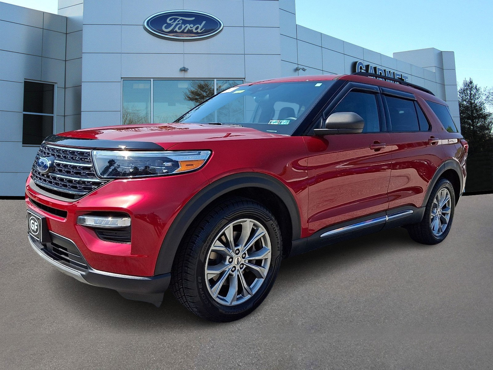 Certified 2020 Ford Explorer XLT w/ Equipment Group 202A AWD/4WD image 4
