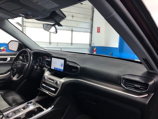 Certified 2022 Ford Explorer XLT w/ Equipment Group 202A image 13