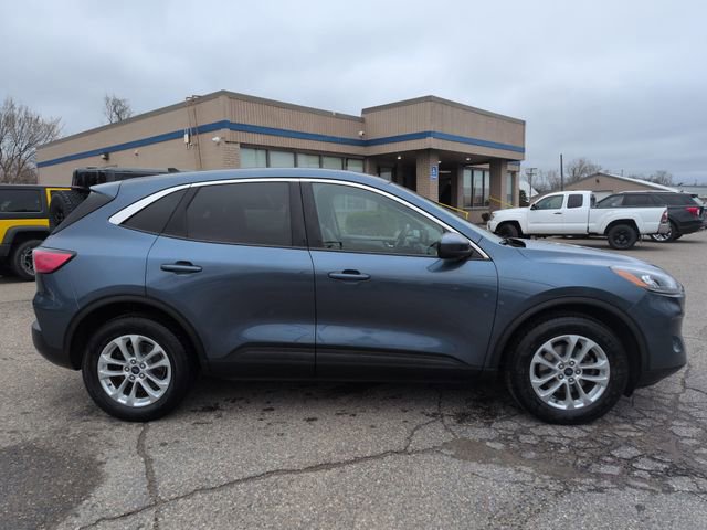 Certified 2020 Ford Escape SE image 2