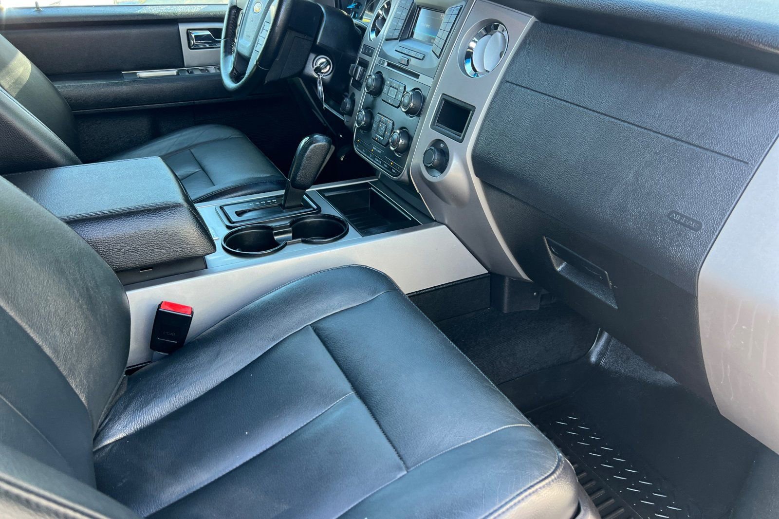 Certified 2017 Ford Expedition XLT w/ Equipment Group 201A image 17