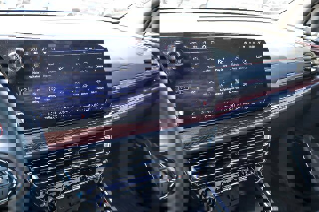 Used 2025 Chevrolet Traverse RS w/ LPO, Floor Liner Package image 15