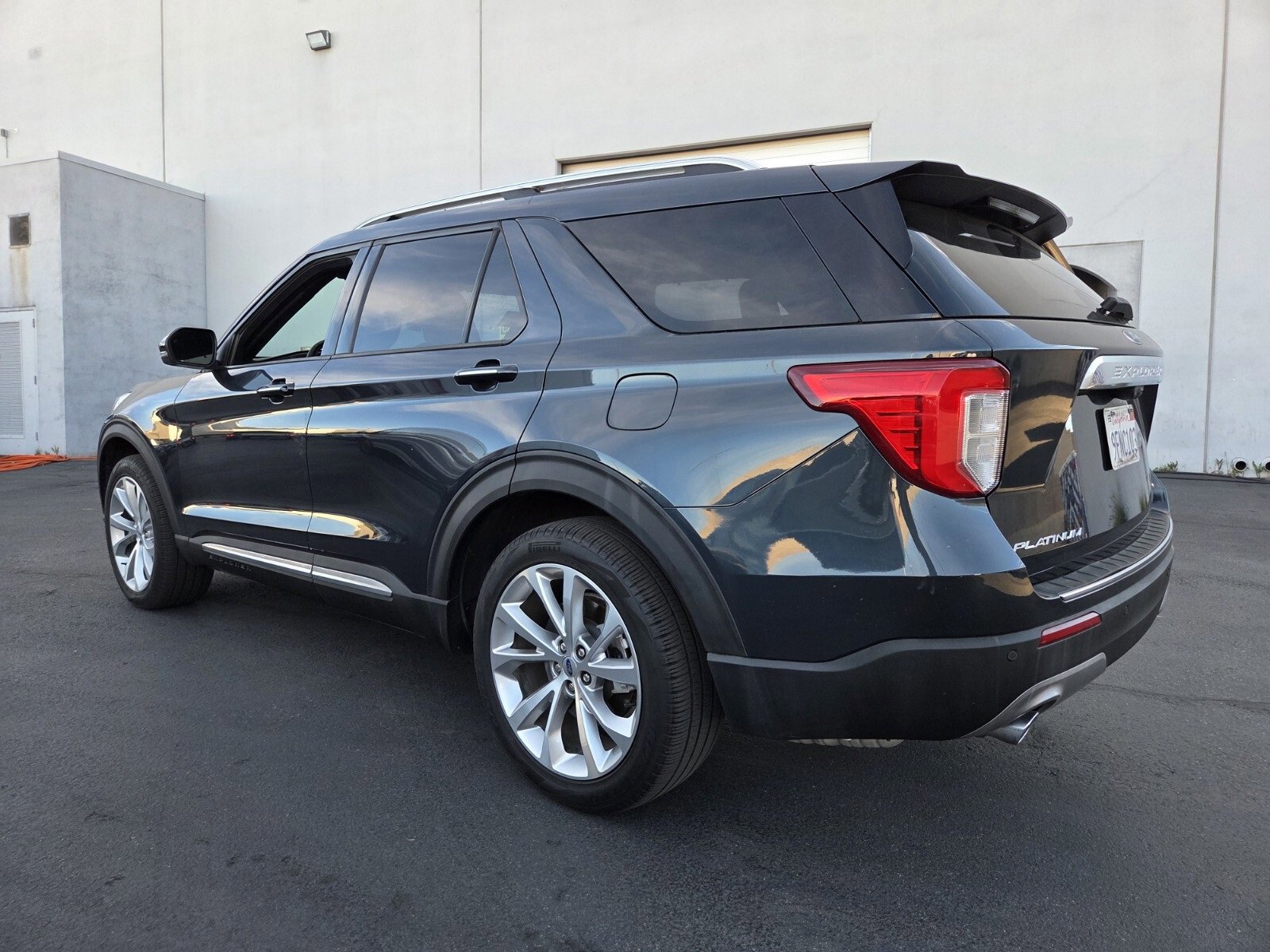 Certified 2023 Ford Explorer Platinum image 2