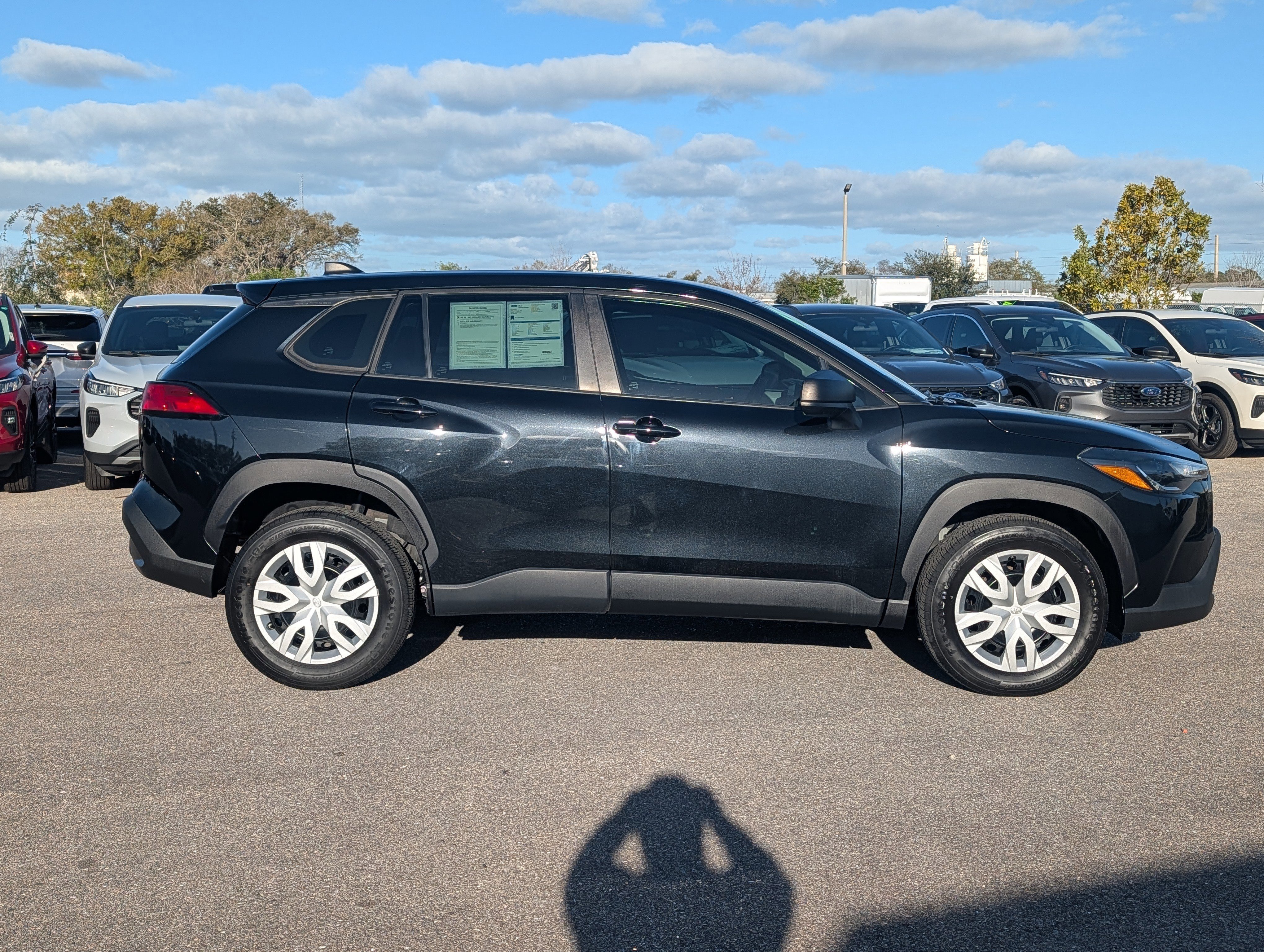 Used 2022 Toyota Corolla Cross L image 6