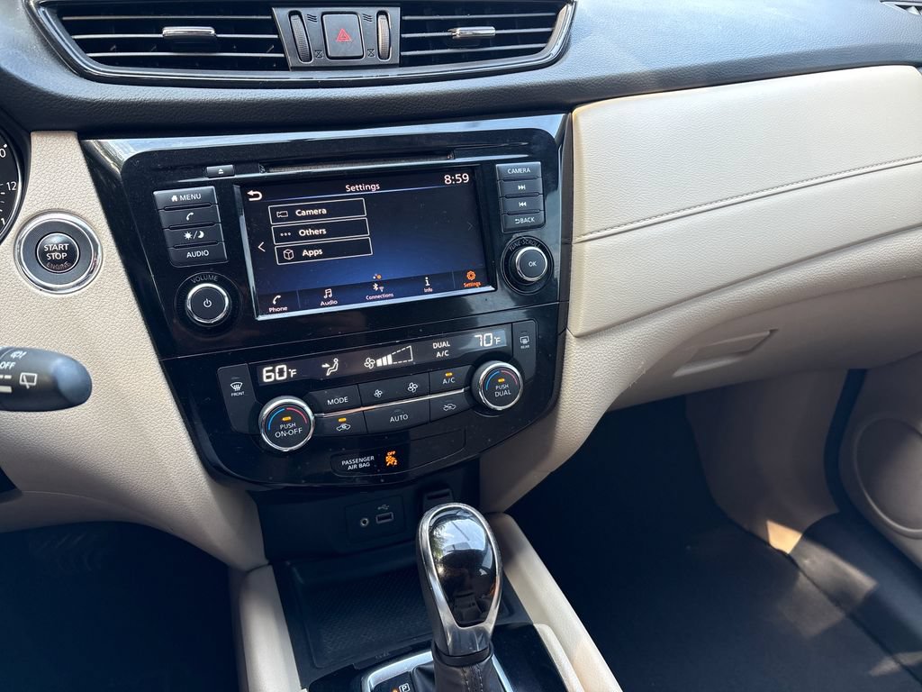 Used 2018 Nissan Rogue SV AWD/4WD image 11