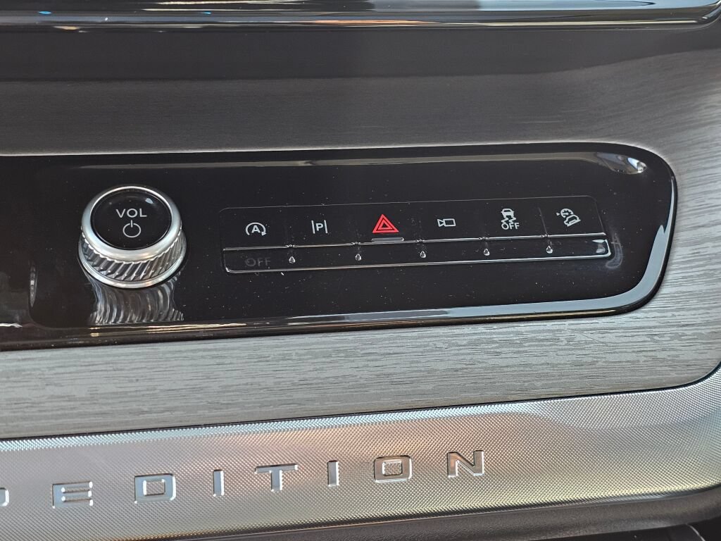 Certified 2025 Ford Expedition Max Platinum AWD/4WD image 30