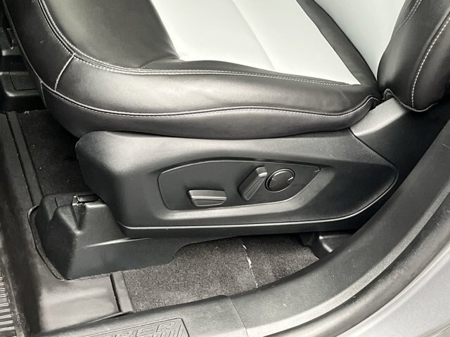 Certified 2023 Ford Explorer XLT w/ XLT Sport Appearance Package AWD/4WD image 13