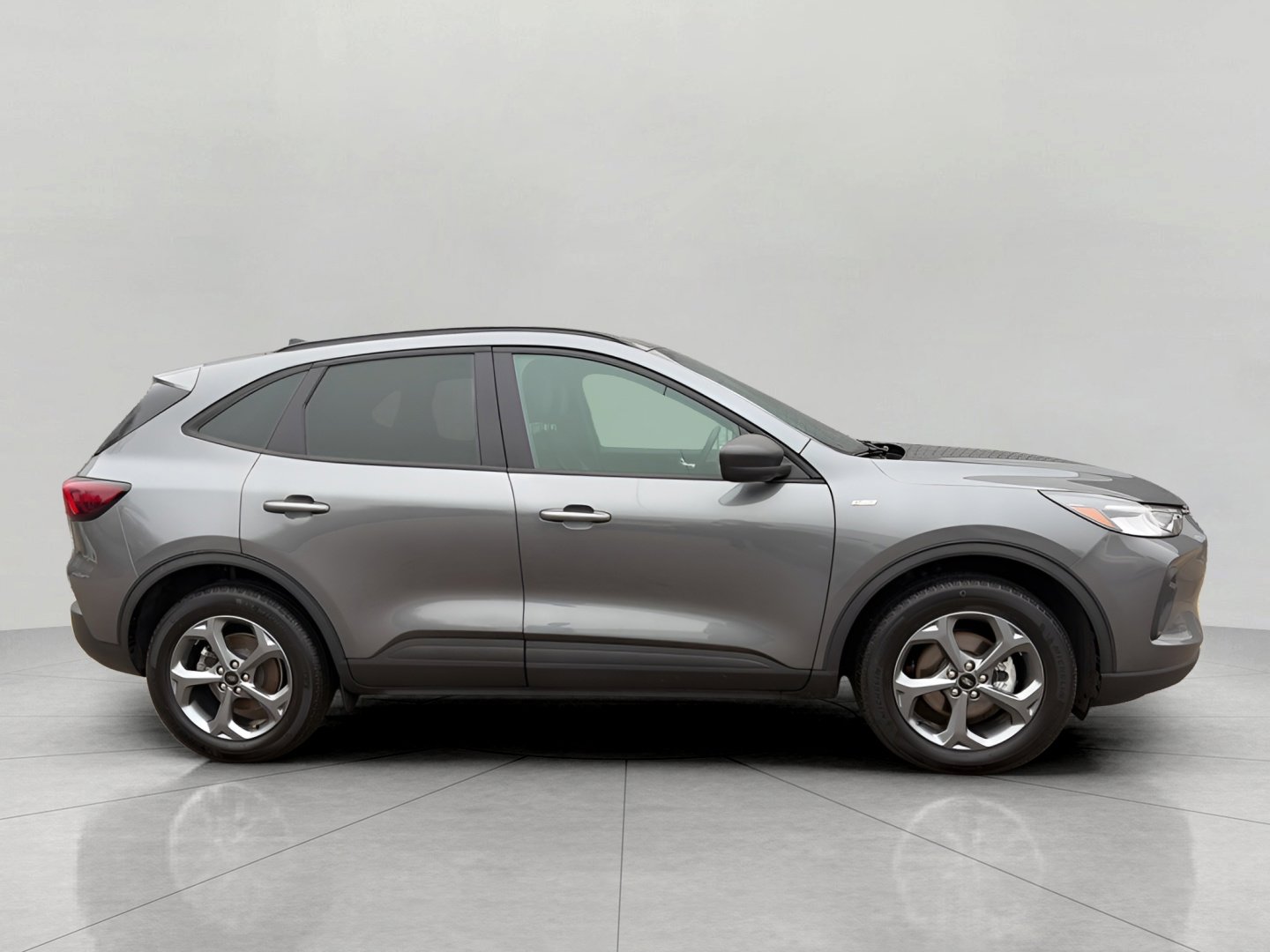 Certified 2025 Ford Escape ST-Line image 5