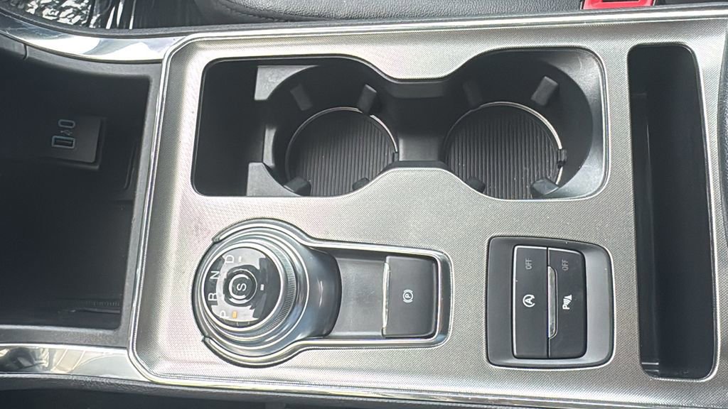 Certified 2022 Ford Edge Titanium w/ Class II Trailer Tow Package image 15