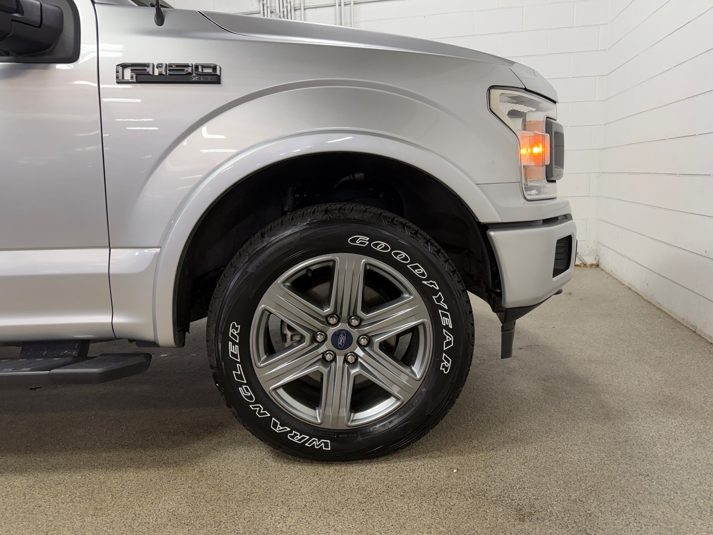 Certified 2019 Ford F150 XLT w/ Equipment Group 302A Luxury AWD/4WD image 33