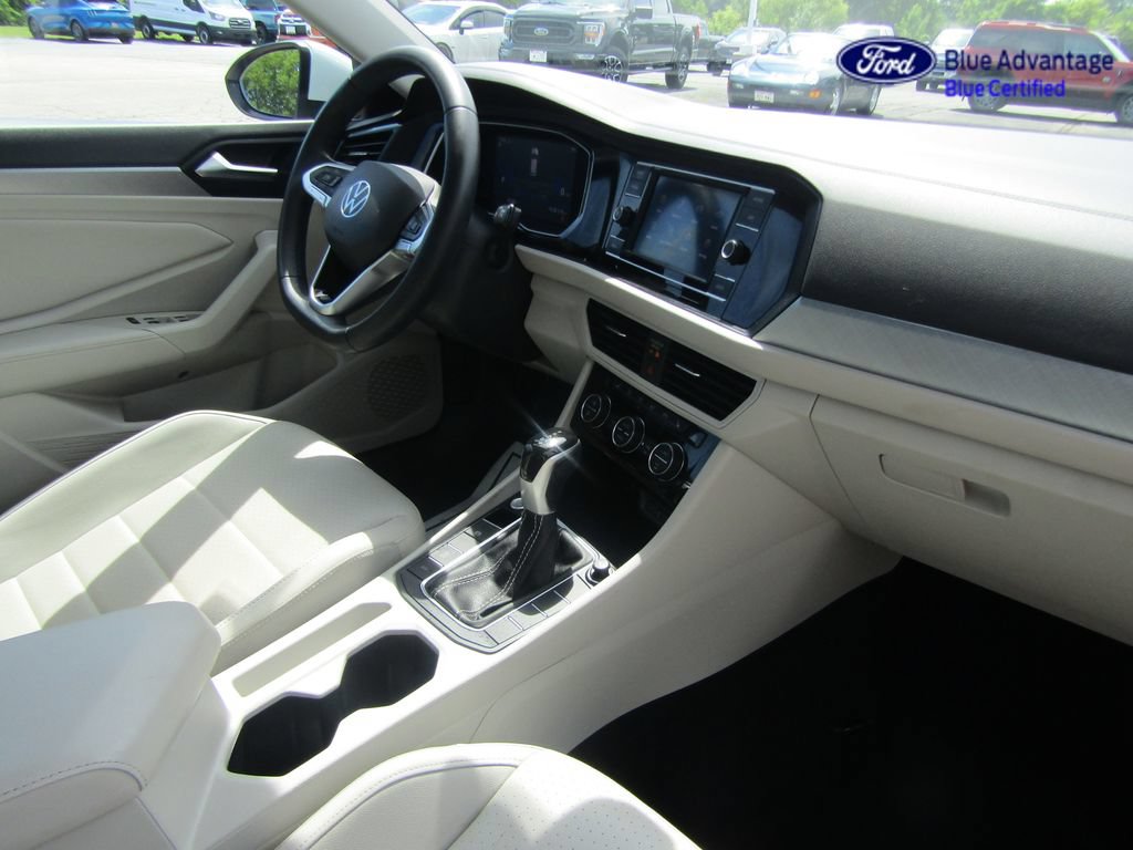 Used 2022 Volkswagen Jetta SE FWD image 24