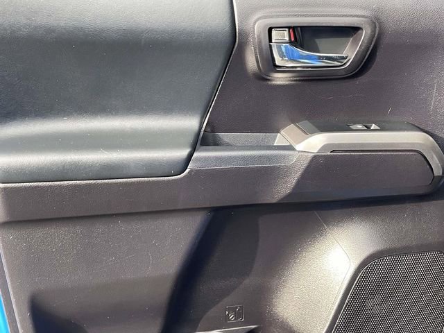 Used 2020 Toyota Tacoma Limited image 9