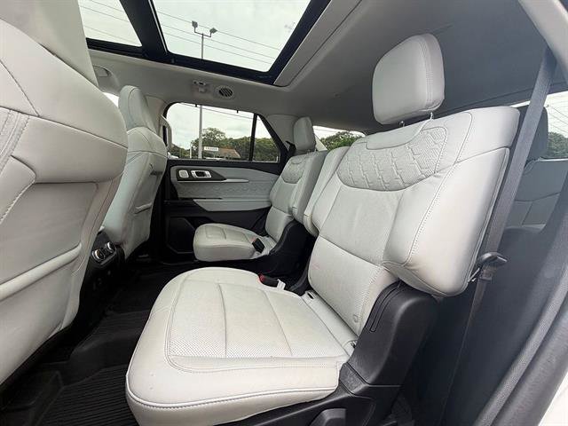 Certified 2025 Ford Explorer Platinum w/ Ultimate Package AWD/4WD image 14