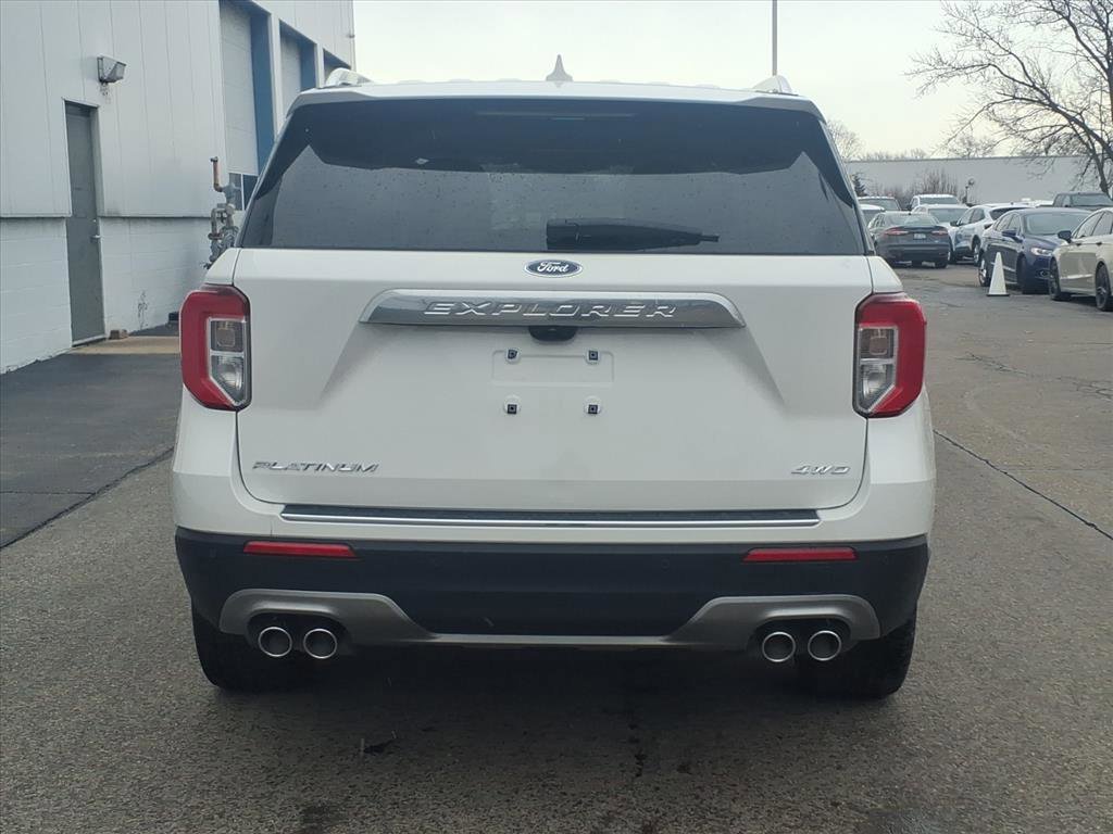 Certified 2023 Ford Explorer Platinum w/ Technology Package image 3