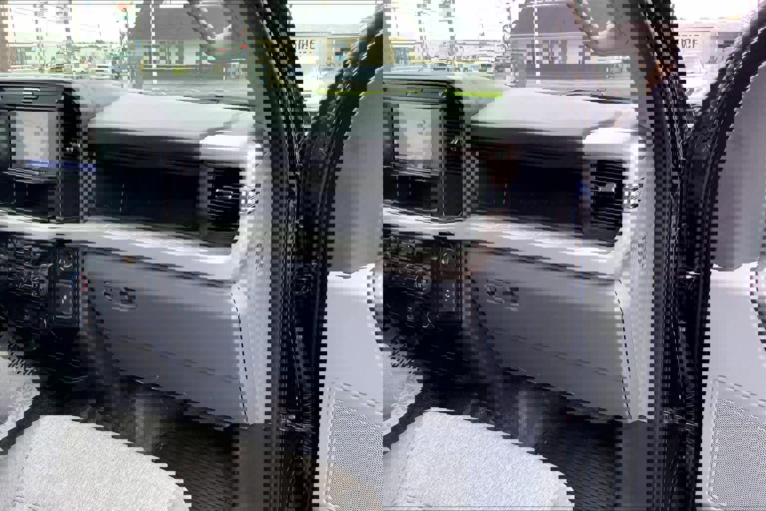 Certified 2025 Ford F350 XL w/ 360-Degree Camera Package image 18