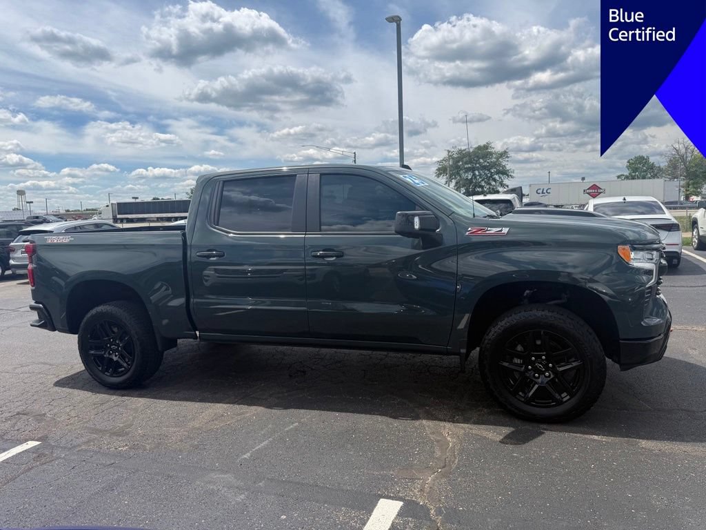 Used 2025 Chevrolet Silverado 1500 LT Trail Boss w/ LT Trail Boss Premium Package AWD/4WD image 2