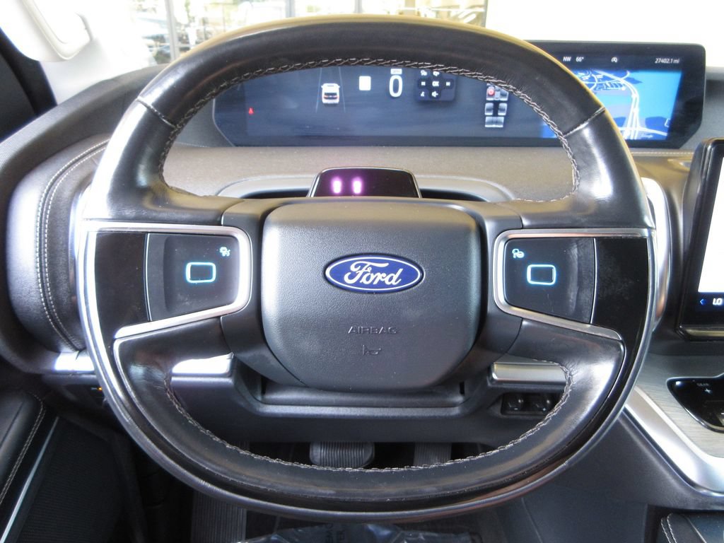 Certified 2025 Ford Expedition Platinum w/ Driver's Package AWD/4WD image 15