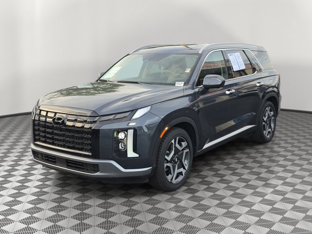 Used 2024 Hyundai Palisade SEL w/ Premium Package FWD image 3