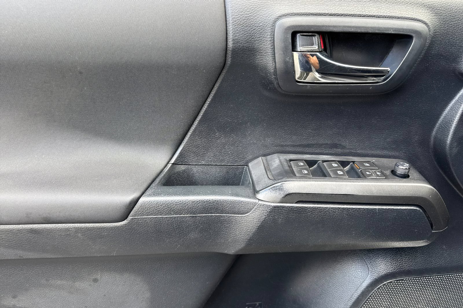Used 2019 Toyota Tacoma TRD Off-Road w/ Technology Package RWD image 12