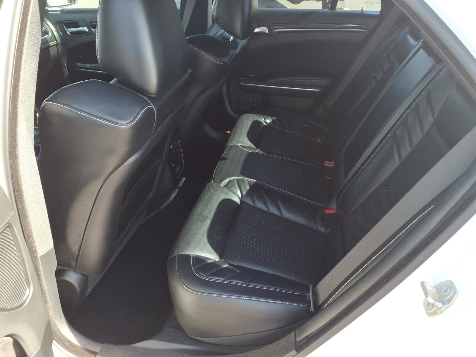 Used 2023 Chrysler 300 C image 16