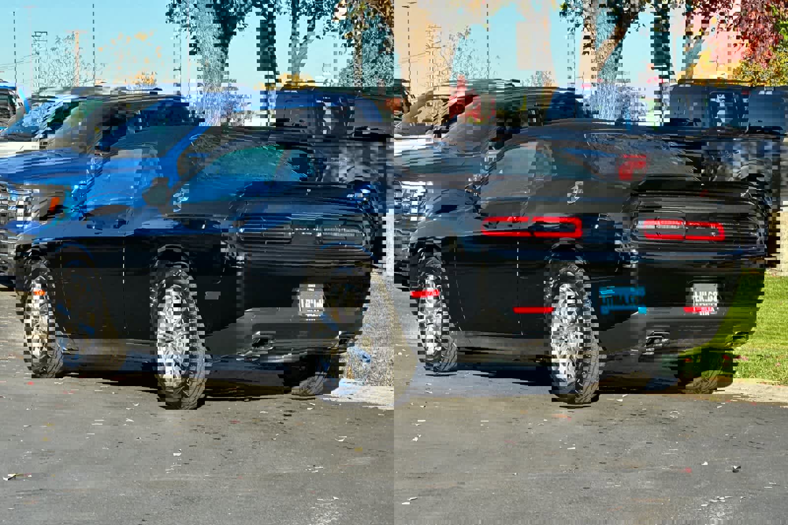 Used 2022 Dodge Challenger SXT w/ Driver Convenience Group image 3