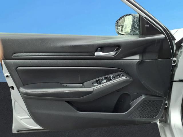 Used 2023 Nissan Altima 2.5 SV FWD image 19
