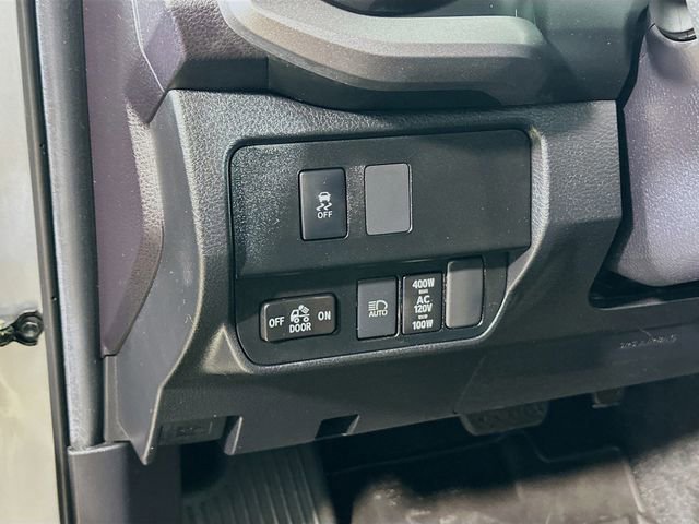 Used 2022 Toyota Tacoma TRD Off-Road w/ Technology Package AWD/4WD image 22