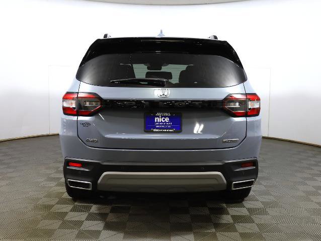 Used 2023 Honda Pilot Touring image 3