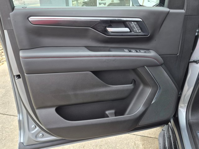 Used 2025 Chevrolet Tahoe RST AWD/4WD image 12