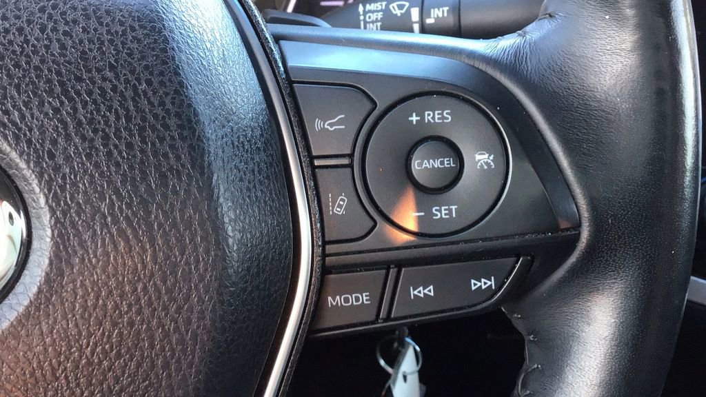 Used 2018 Toyota Camry SE image 24