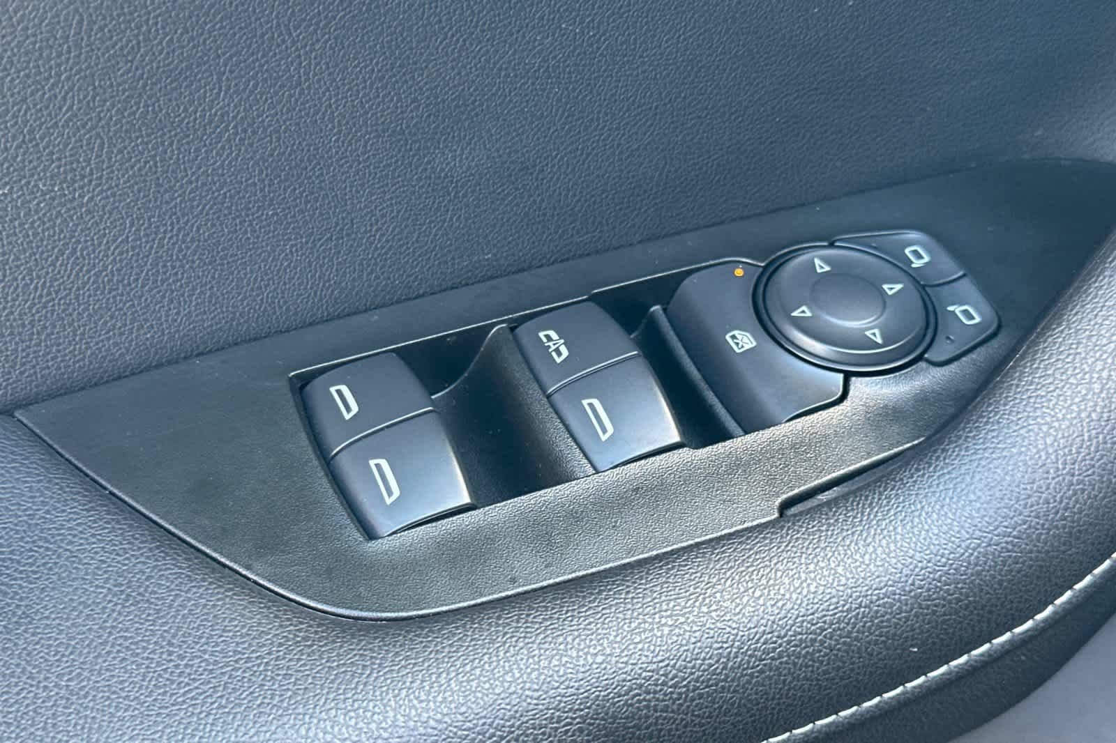 Used 2025 Chevrolet Blazer LT FWD image 14