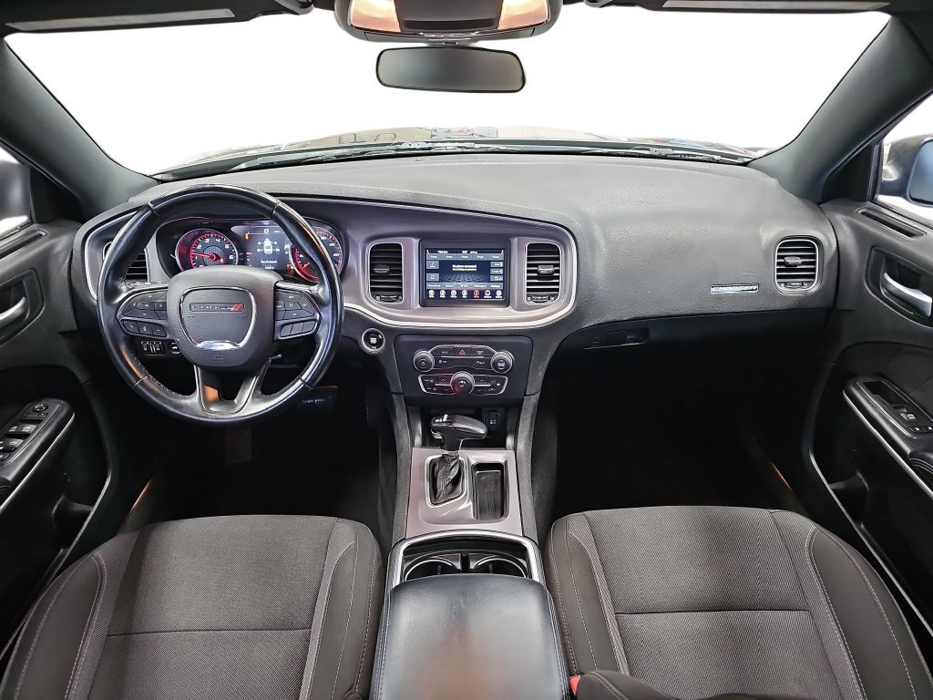 Used 2022 Dodge Charger SXT RWD image 9